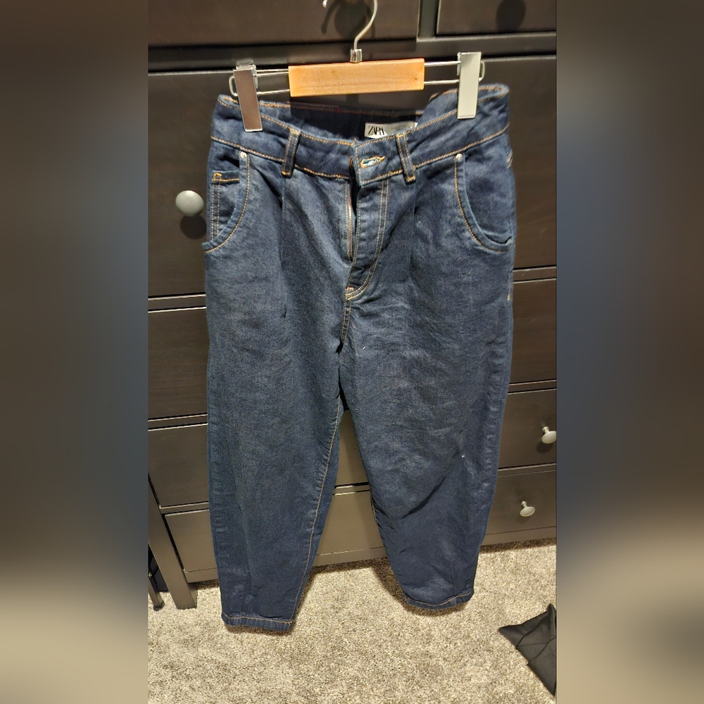 Zara Blue Classic Indigo Jeans with Contrast Stitching